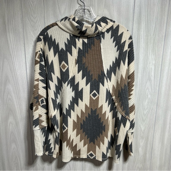 LuLaRoe Aztec Pattern Sweater Size Small - Picture 4 of 9